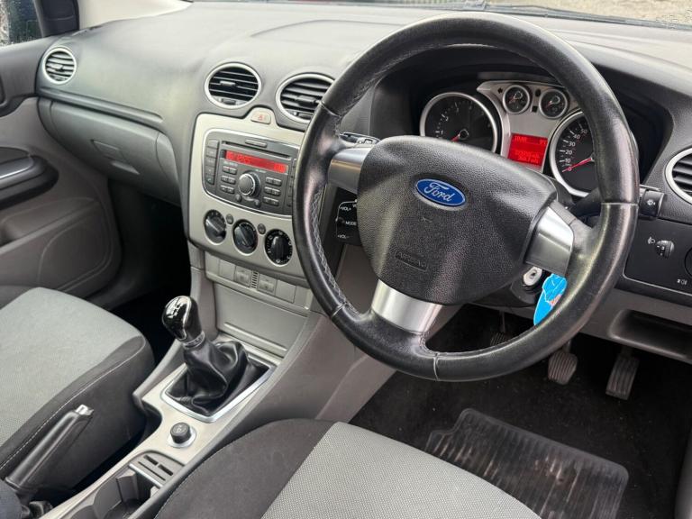 2011 Ford Focus 1.6 Zetec 5dr ESTATE PETROL Manual