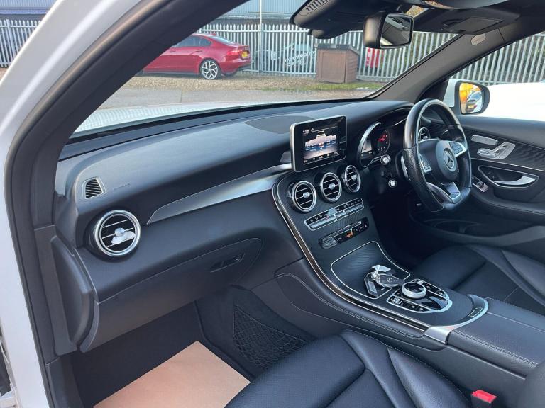 2017 Mercedes-Benz GLC 2.1 GLC250d AMG Line (Premium) G-Tronic 4MATIC Euro 6 (s/s) 5dr ESTATE Die...