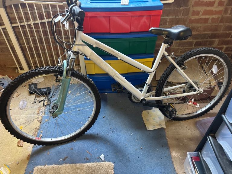 White Mountain Bike – Good Condition, Ready to Ride