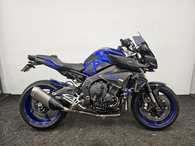 YAMAHA MT10 ** VALVE CLEARANCES - CRASH PROTECTORS - TAIL TIDY **