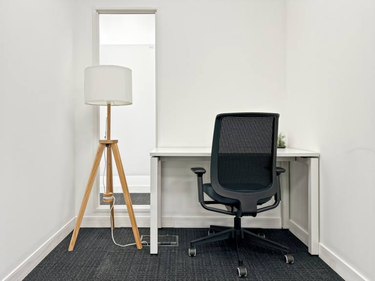Belfast - BT2 8LA \ Private Office for 1 Person