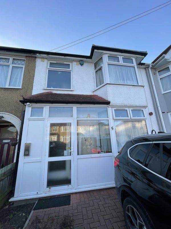 Delightful Double en-suite Room with all Bills included