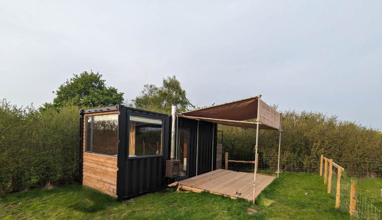 🏡 Off-Grid Steel Cabin – Turnkey Tiny Home – £25,000 (No Land Included)