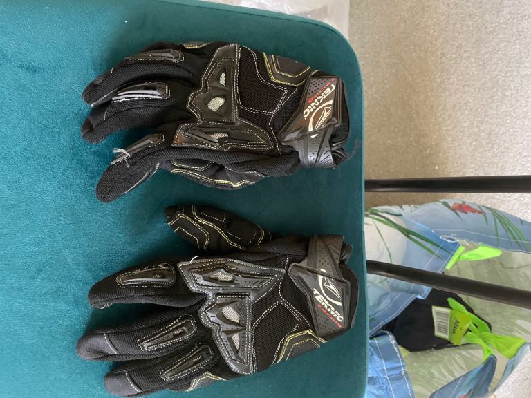 Teknic Gloves size m