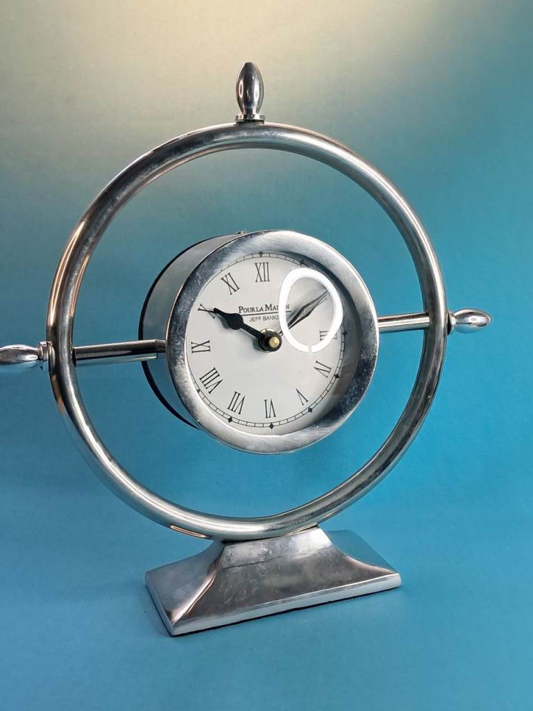 Large Jeff Banks Pour La Maison silver-toned maritime style desk clock (Working perfect).