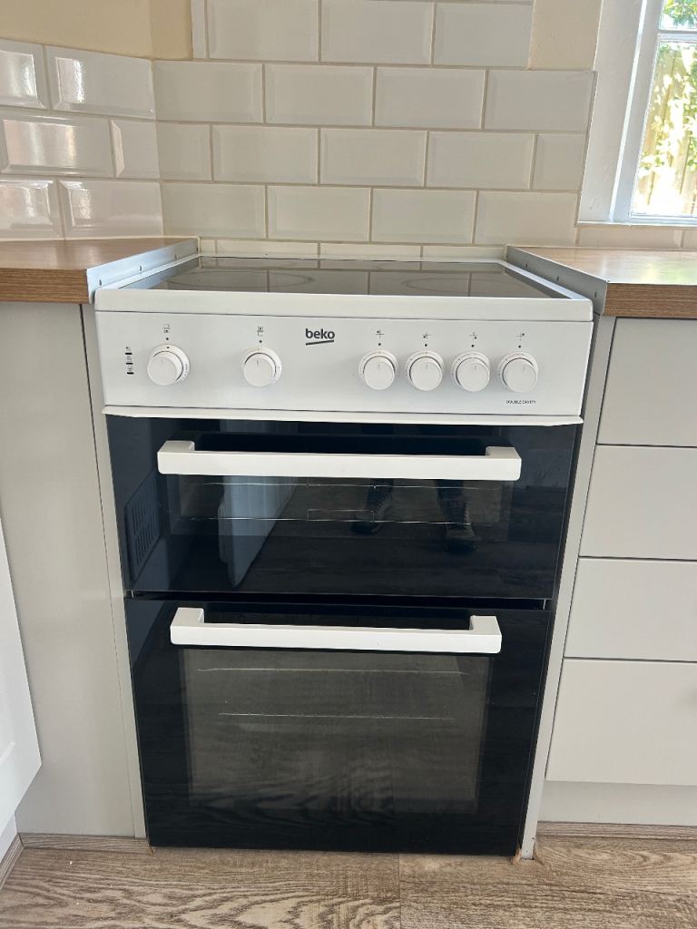 Nearly New Beko Double Oven Electric Cooker – Immaculate – £265