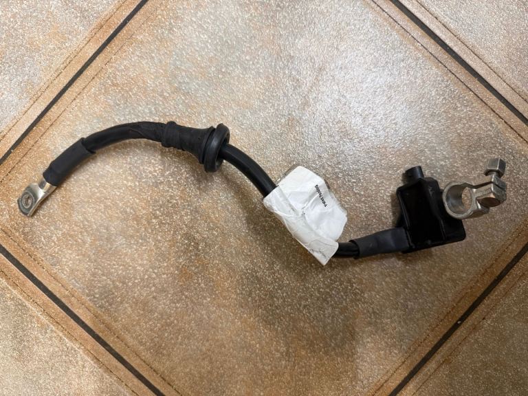 VW TOUAREG / PORSCHE CAYENNE 958 92A NEGATIVE BATTERY CABLE 7P0915181B 50D011F00