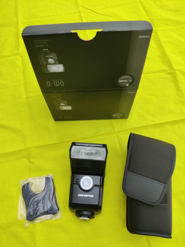 OM System FL-700WR Flashgun