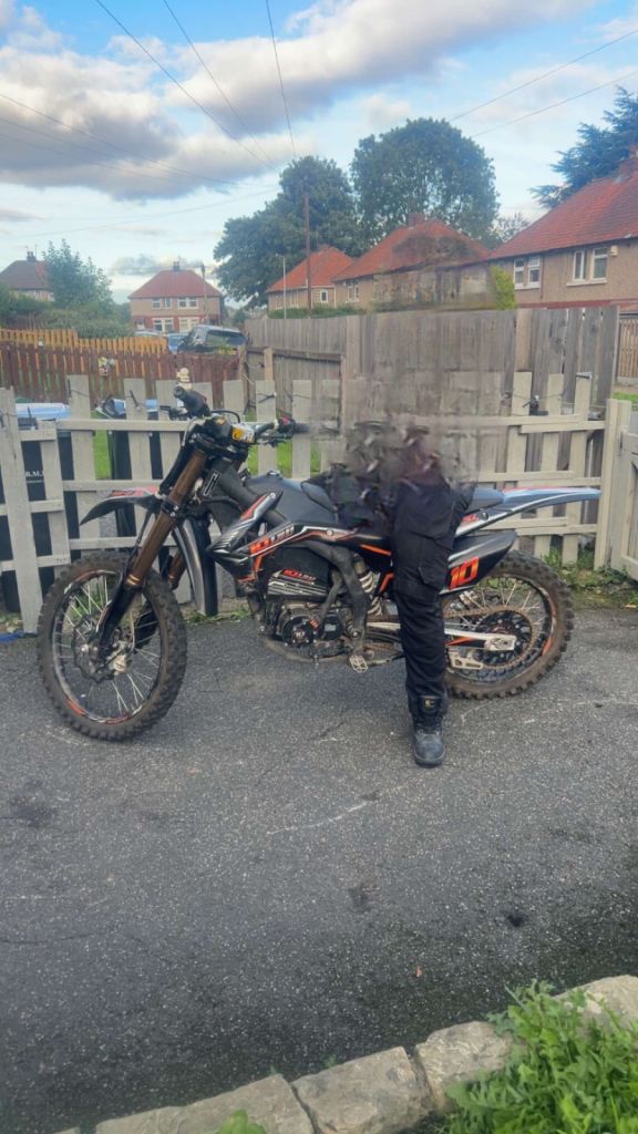 Off-Road Dirt Bike – Good Condition