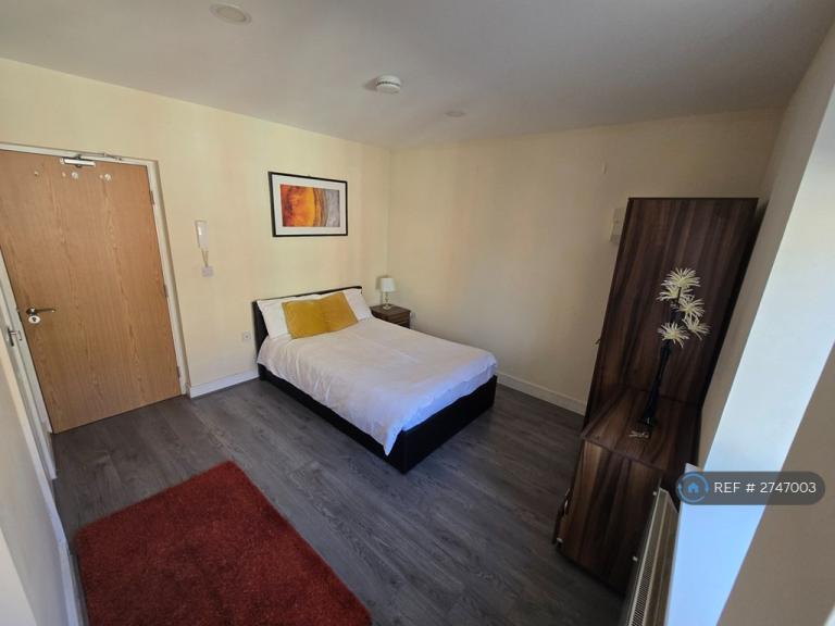 1 bedroom in Percy St, Stoke-On-Trent, ST1 (#2747003)