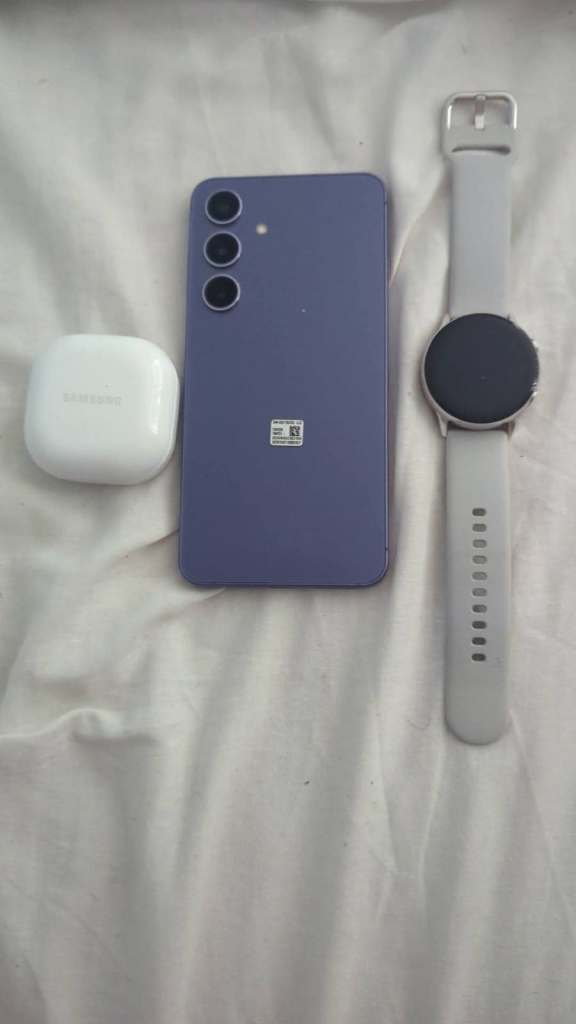  Samsung s24 with galaxy smart watch and ear buds