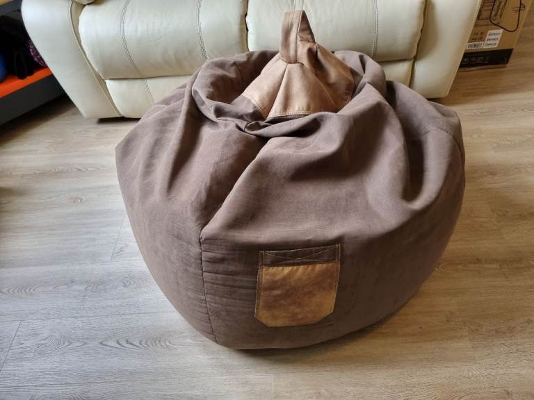 Sitting point bean bag x2