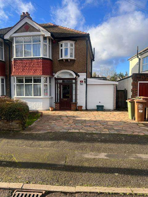 Two Spacious Rooms in a Shared House, Burnham Drive, KT4