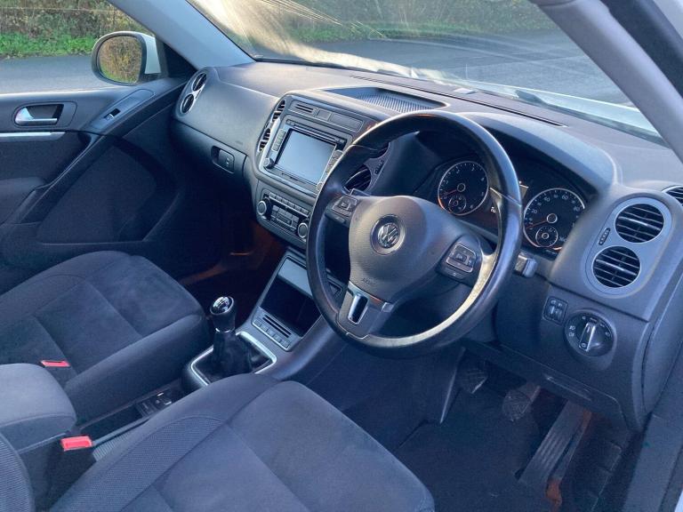 2013 Volkswagen Tiguan 2.0 TDI BlueMotion Tech SE 4WD Euro 5 (s/s) 5dr ESTATE Diesel Manual