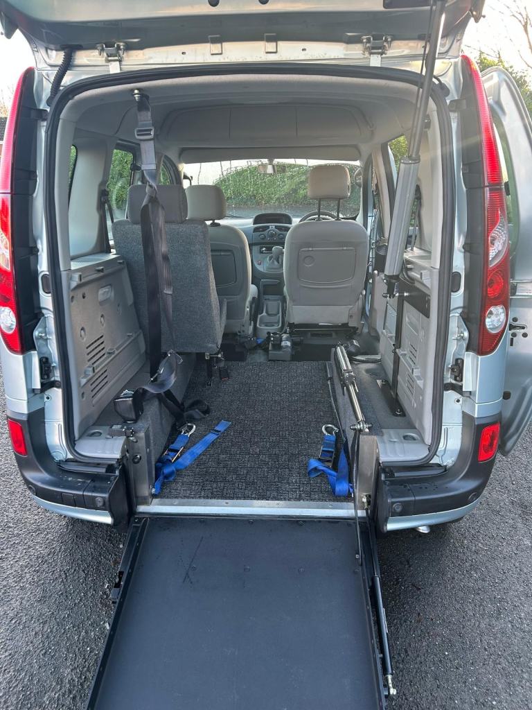Renault Kangoo 1.6 Auto WAV Wheelchair Accessible Vehicle. Power Ramp & Tailgate