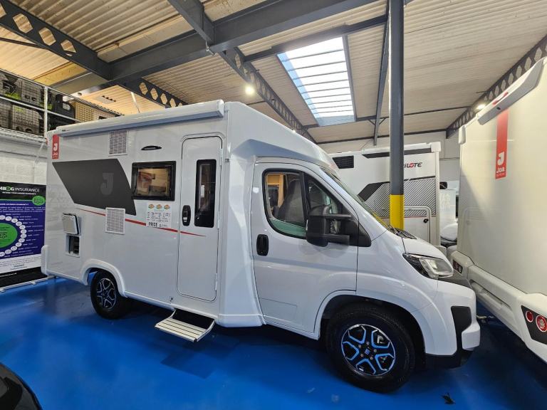 Joa by Pilote Motorhome 60F DIESEL AUTOMATIC 2026