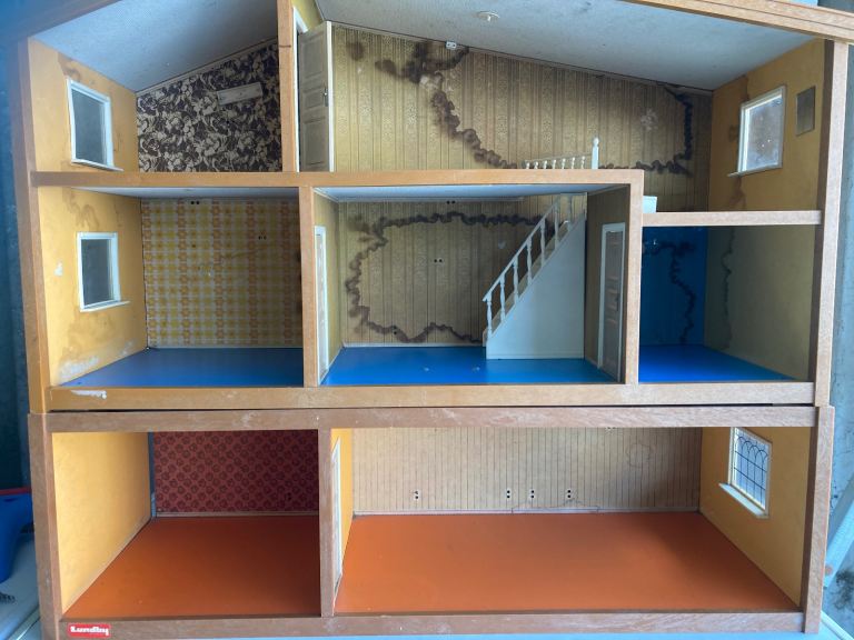 Lundby dolls house and basement 