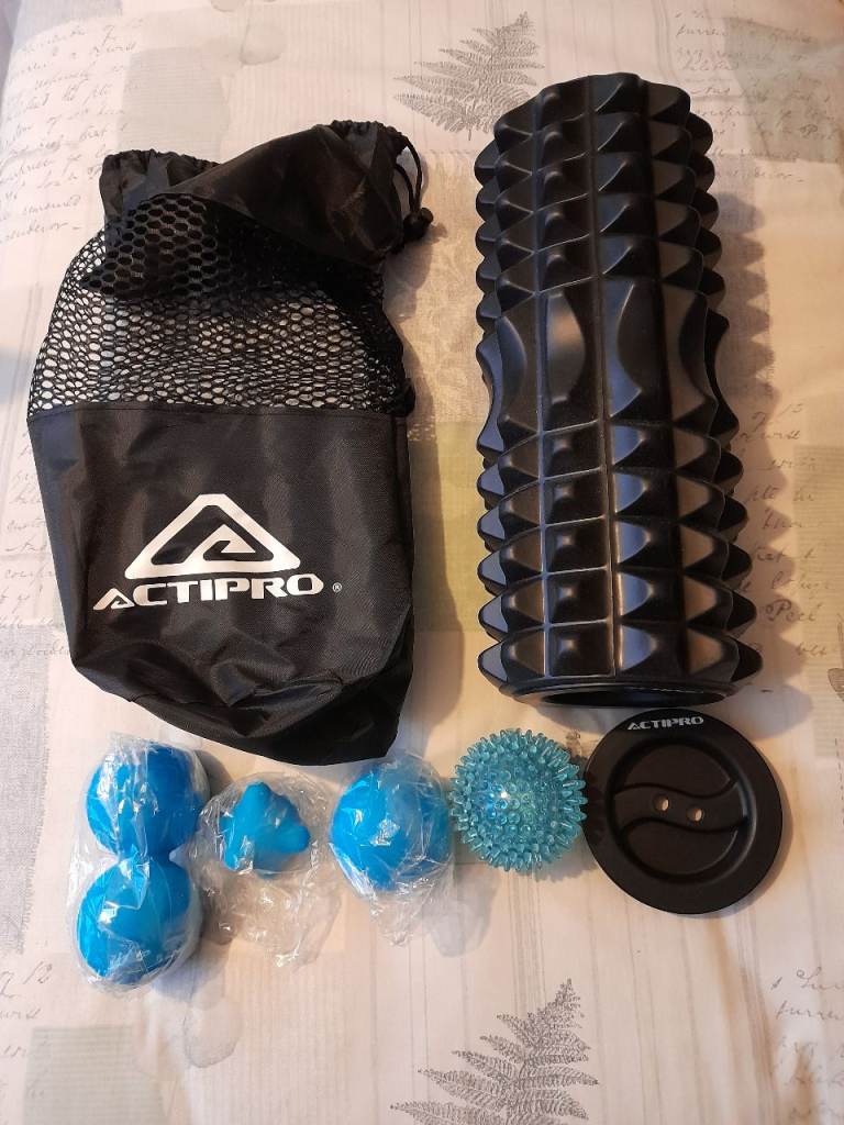 Actipro massage roll and 4 roll balls 