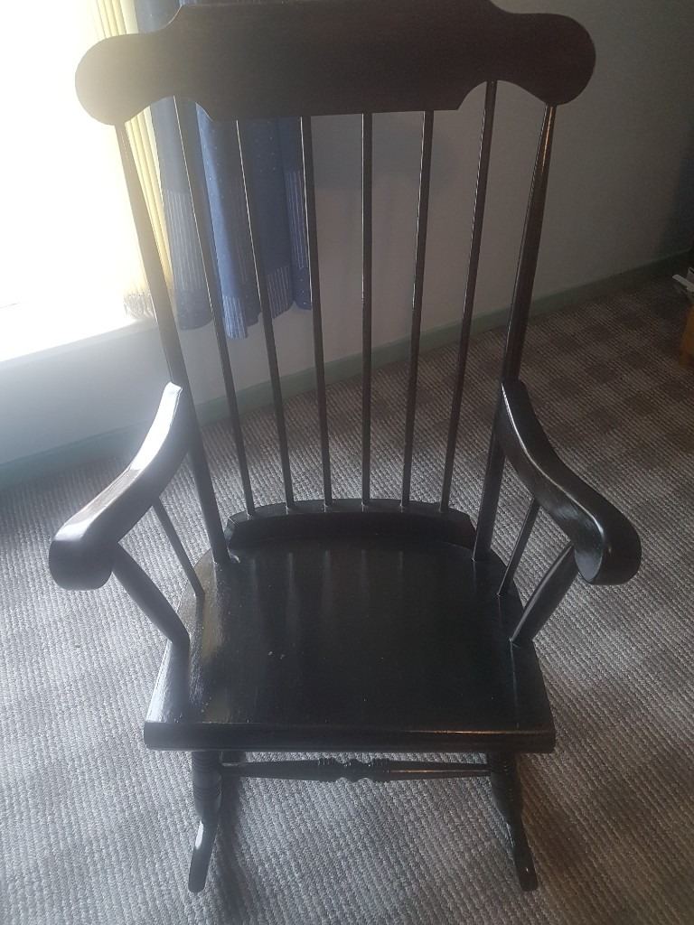  ROCKING CHAIR
