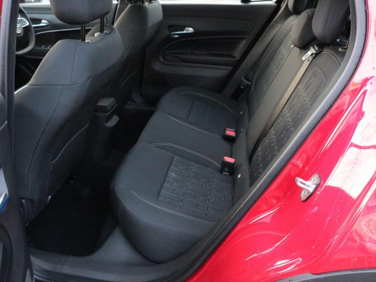 2025 Fiat 600 1.2 Hybrid 48V 136 5dr eDCT-6 HATCHBACK PETROL Automatic