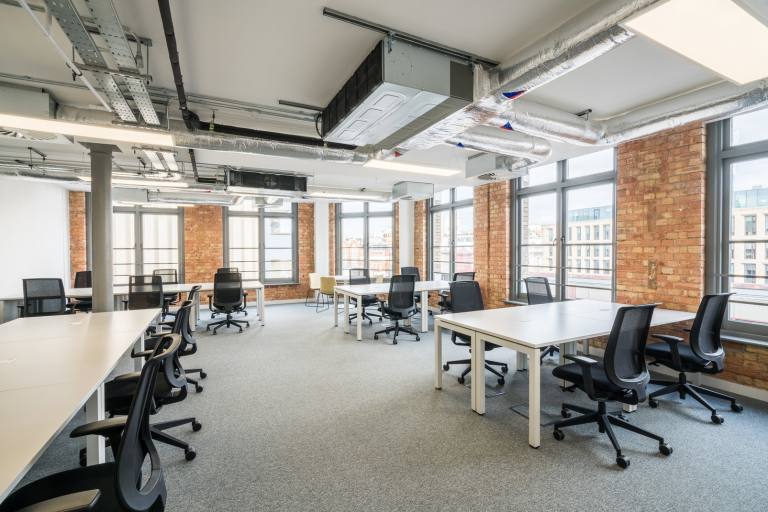 London - EC1M 3JU \ Private Office Available Immediately for 3 Workstations