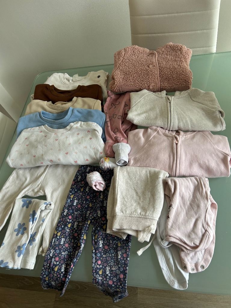 Baby girl 6-9 months clothes bundle 