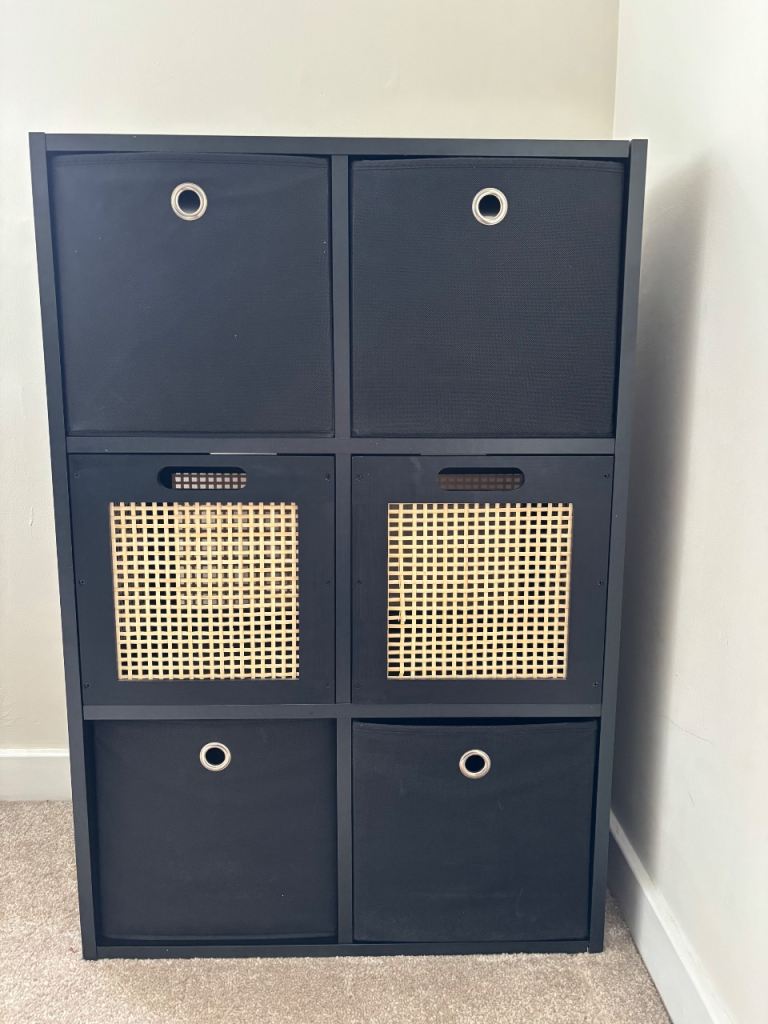 Storage Unit with Inserts