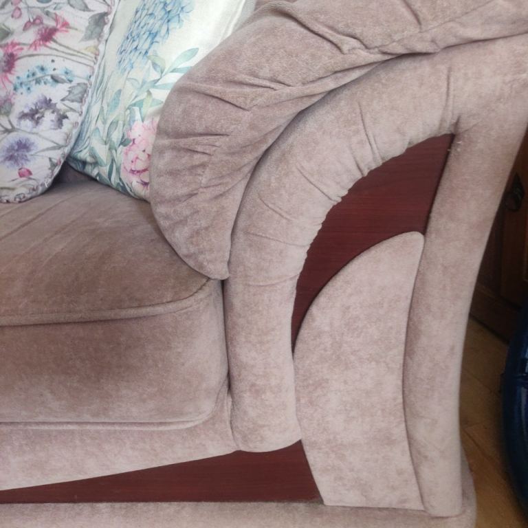 Luxury 2 seater settee 