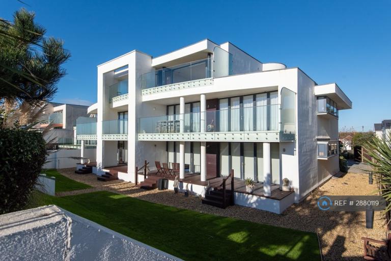 4 bedroom flat in Aurora, Goring-By-Sea, Worthing, BN12 (4 bed) (#2880119)
