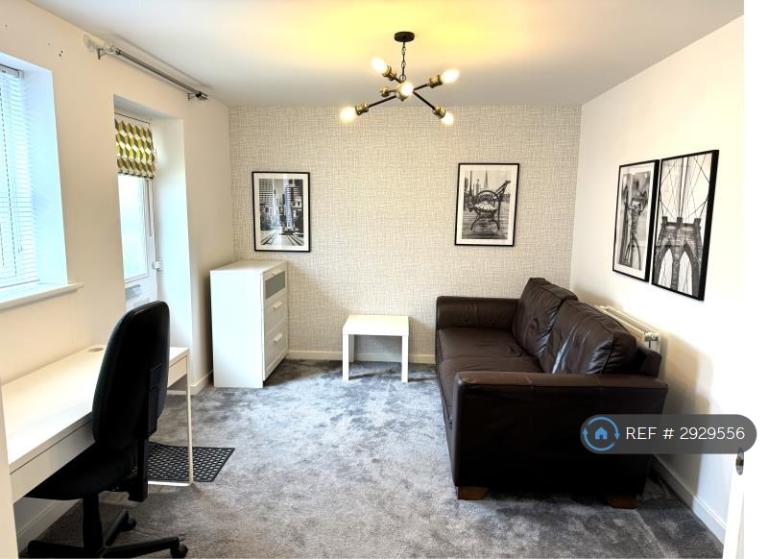 2 bedroom flat in Savernake Court, Birmingham, B29 (2 bed) (#2929556)