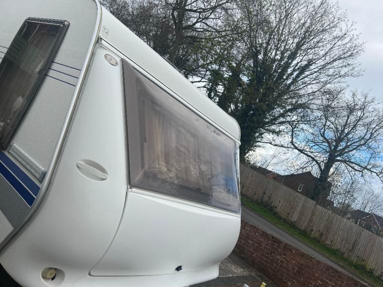 hobby prestige640smf2009 with log book twin wheels