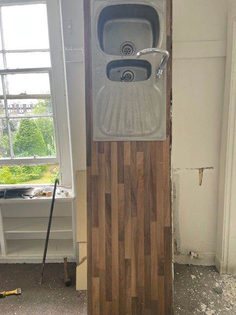 Kitchen Sink and Worktop Unit – Good Condition