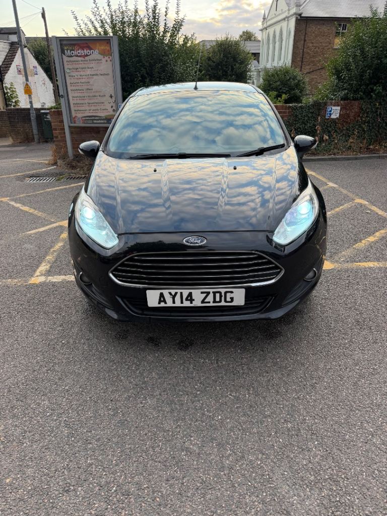 Ford, FIESTA, Hatchback, 2014, Manual, 1498 (cc), 5 doors