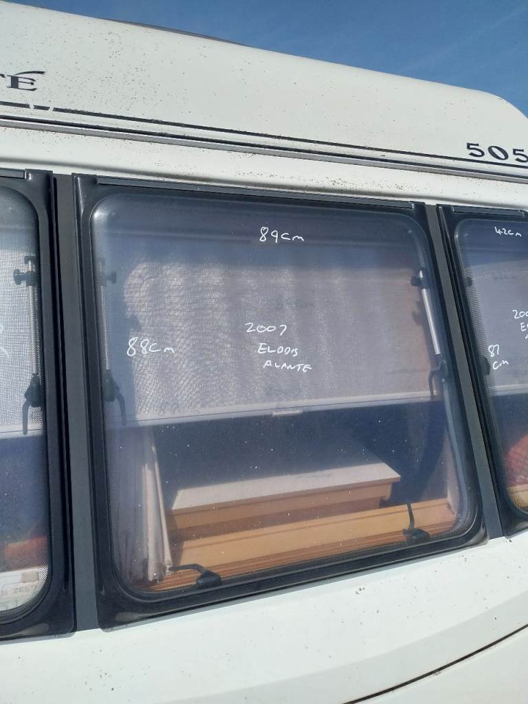 2007 elddis avante caravan front centre window 