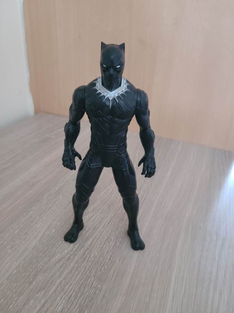 Medium black panther figure