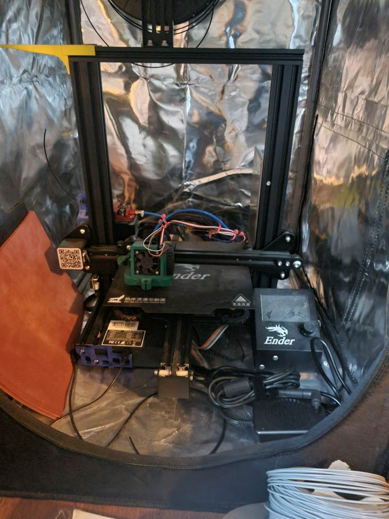 3d printer + case+ filament (ender3 pro)
