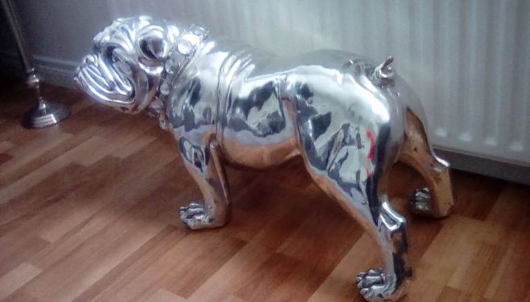 ORNAMENT ENGLISH BULLDOG, AS NEW PERFECT CONDITION.