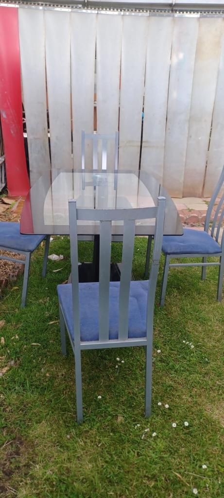 £120 table and chairs
