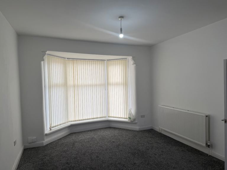 Spacious hour for rent in popular area Redlam Blackburn
