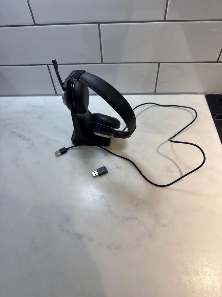 Black Earbay Wireless Headset with USB Dongle – Good Condition