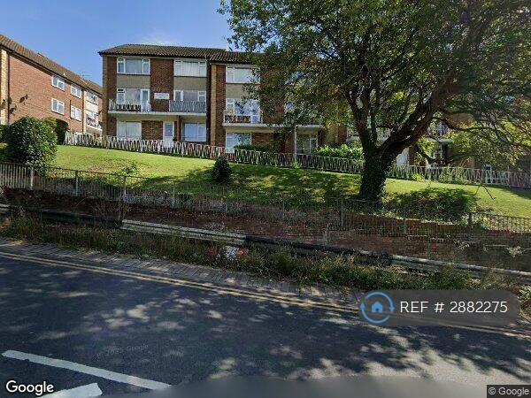 2 bedroom flat in Amersham Hill, High Wycombe, HP13 (2 bed) (#2882275)