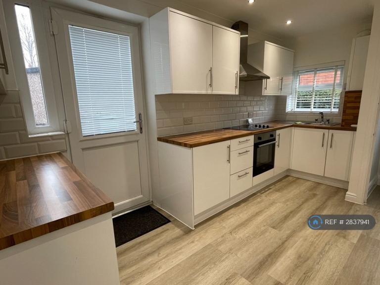 3 bedroom house in Leysholme View, Leeds, LS12 (3 bed) (#2837941)