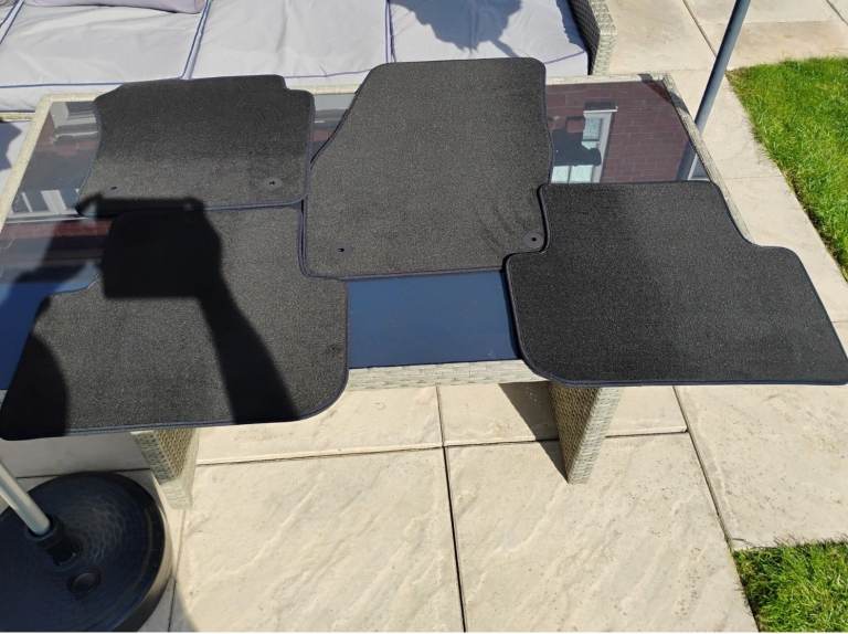 VW Tiguan MK2 Fitted Mat Set - New and Unused