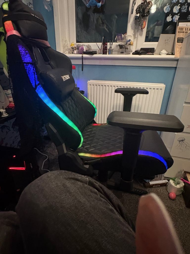 Extreme gaming led light up chair 