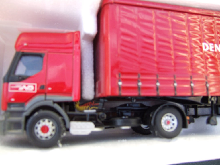 CORGI , LIMITED EDITION, 1/50 SCALE, RENAULT CURTAIN-SIDE "NORBERT DENTRESSANGLE"