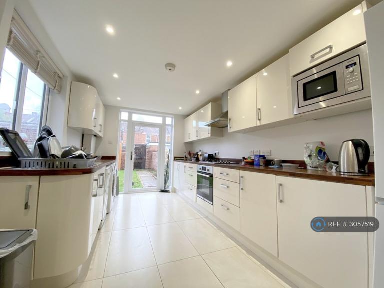 4 bedroom house in Monks Road, Exeter, EX4 (4 bed) (#3057519)