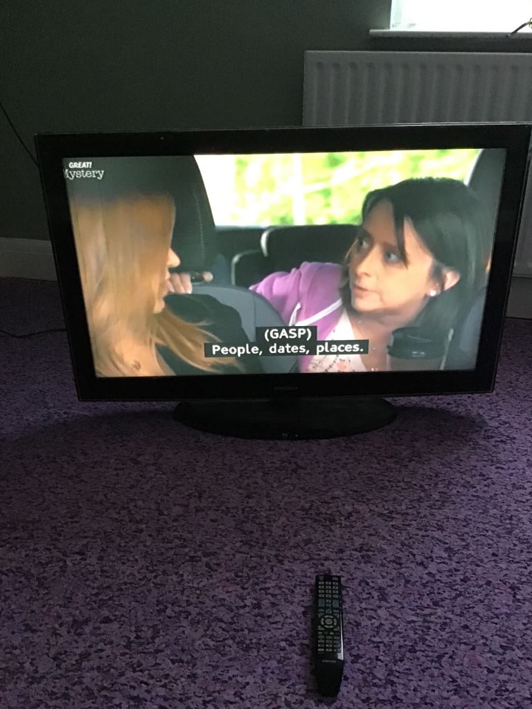 Samsung TV with Remote – Good Condition