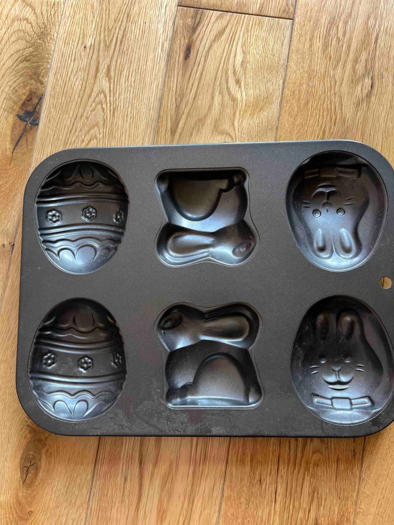 Easter bunny cake/chocolatemould tin