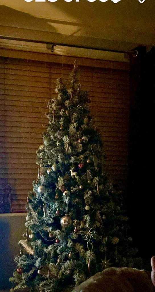 Christmas Tree pre-lit