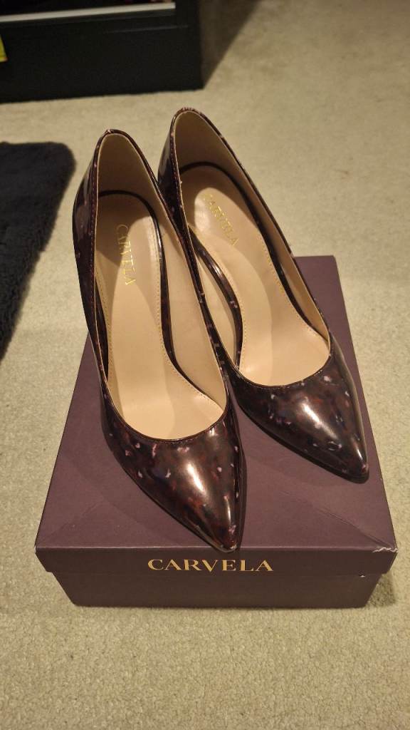 Carvela heeled shoes size 4 purple